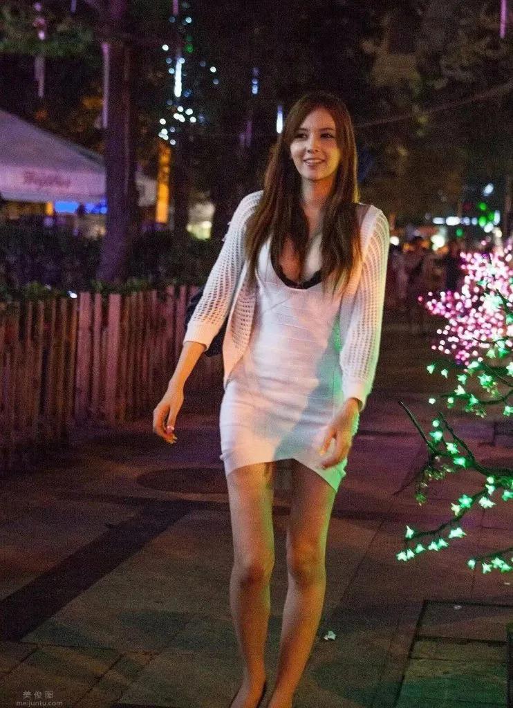 泷泽萝拉:国宝级美女,顺风顺水得天独厚,可惜爆火之后只知道捞金