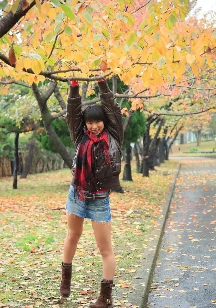 春菜花：XXX大无脑，主动送上门的“K号车灯”傻白甜，少见的丰满美女