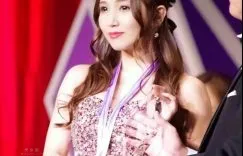 业务能力扎实，性感和甜美共存的美演员—友田彩也香