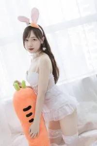 [雅拉伊] 兔子装扮的夜夜小姐姐