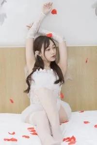 [雅拉伊] 兔子装扮的夜夜小姐姐
