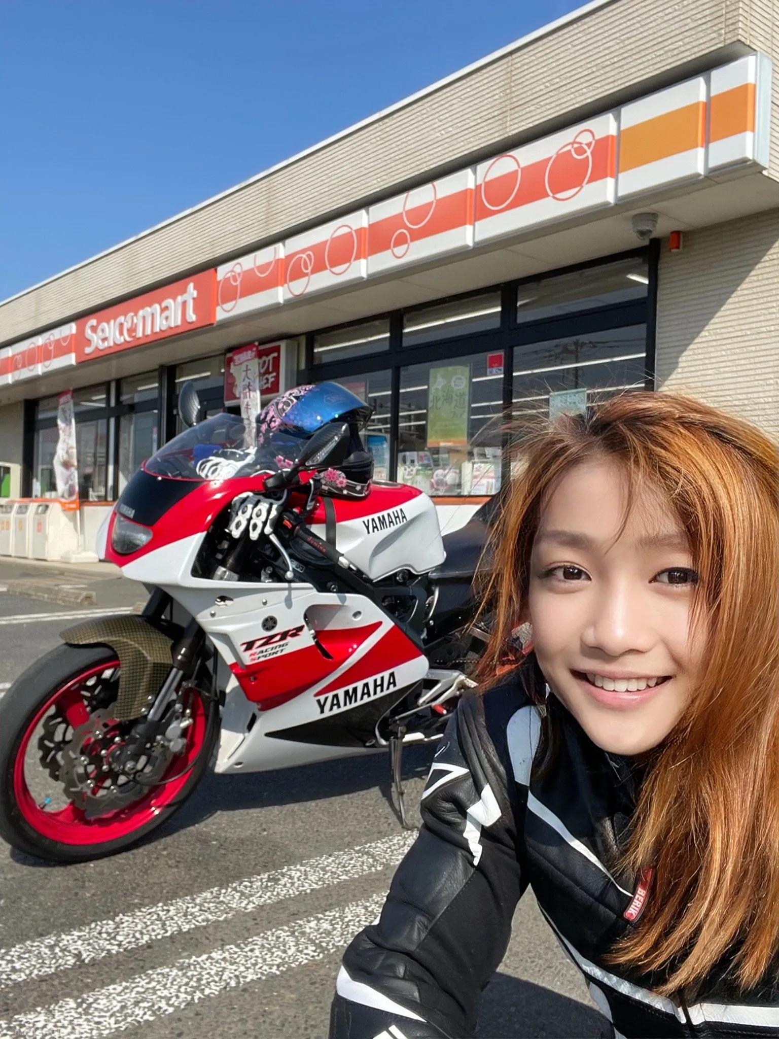 《正妹重机骑士》骑车兜风推特爆红！神秘美魔女现身…