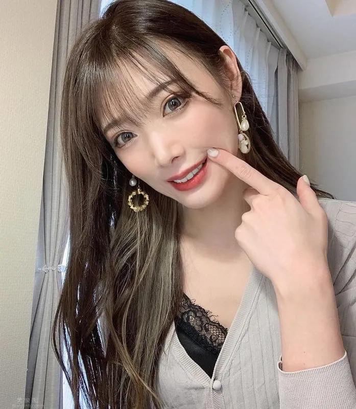 日本美女摔角选手《赤井沙希》华丽外型号称「摔角界林志玲」!