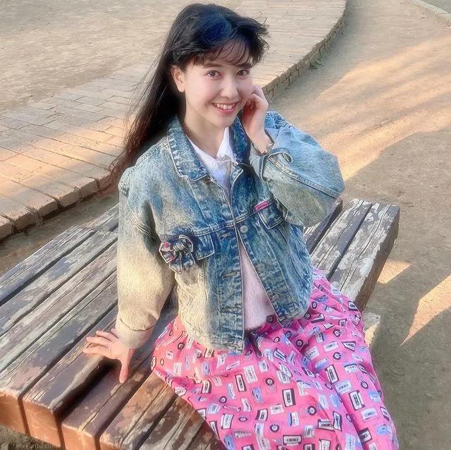 穿越时空而来的《昭和女子》不畏异样眼光坚持复古装扮!