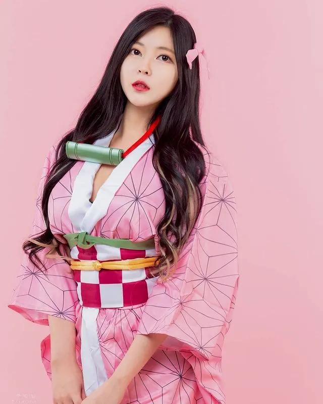 《韩国车模COS祢豆子长大模样》妩媚性感谁娶到谁幸福!