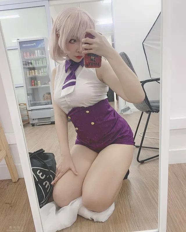 新加坡香妹《Nekoneko JX》效仿动漫女神动作让人想当「扶手」!