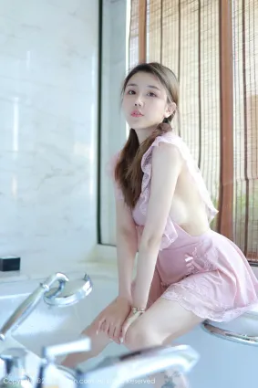 双马尾女孩夏西CiCi 粉色女仆浴室湿身