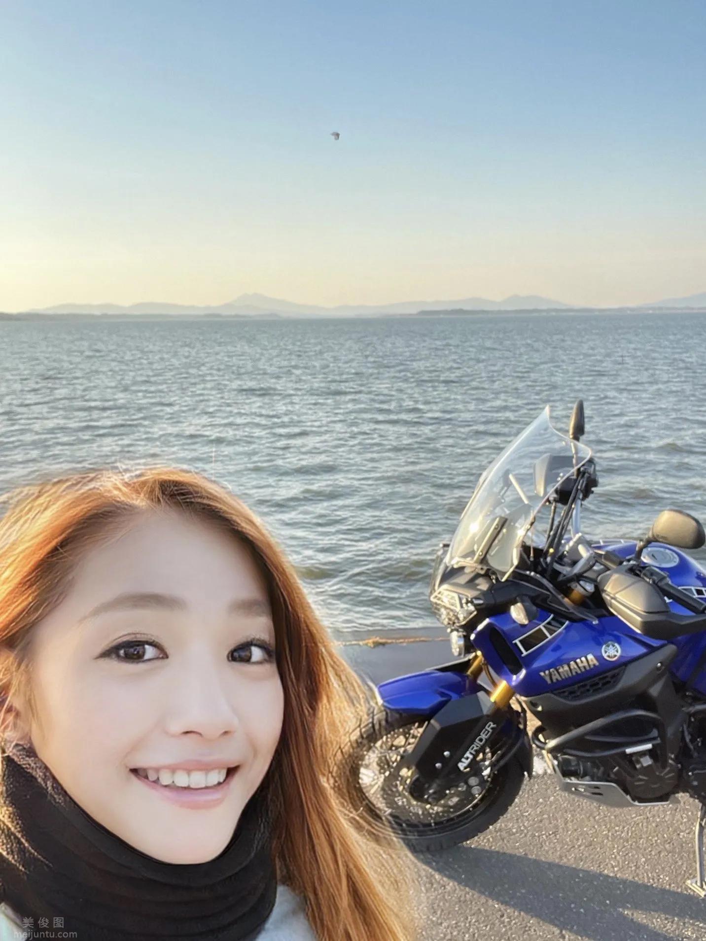 《正妹重机骑士》骑车兜风推特爆红！神秘美魔女现身…