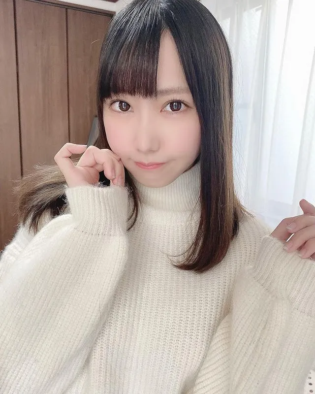 甜美ＯＬ《戌丸凛凛子》白天努力上班！下班「大解放」继续工作！