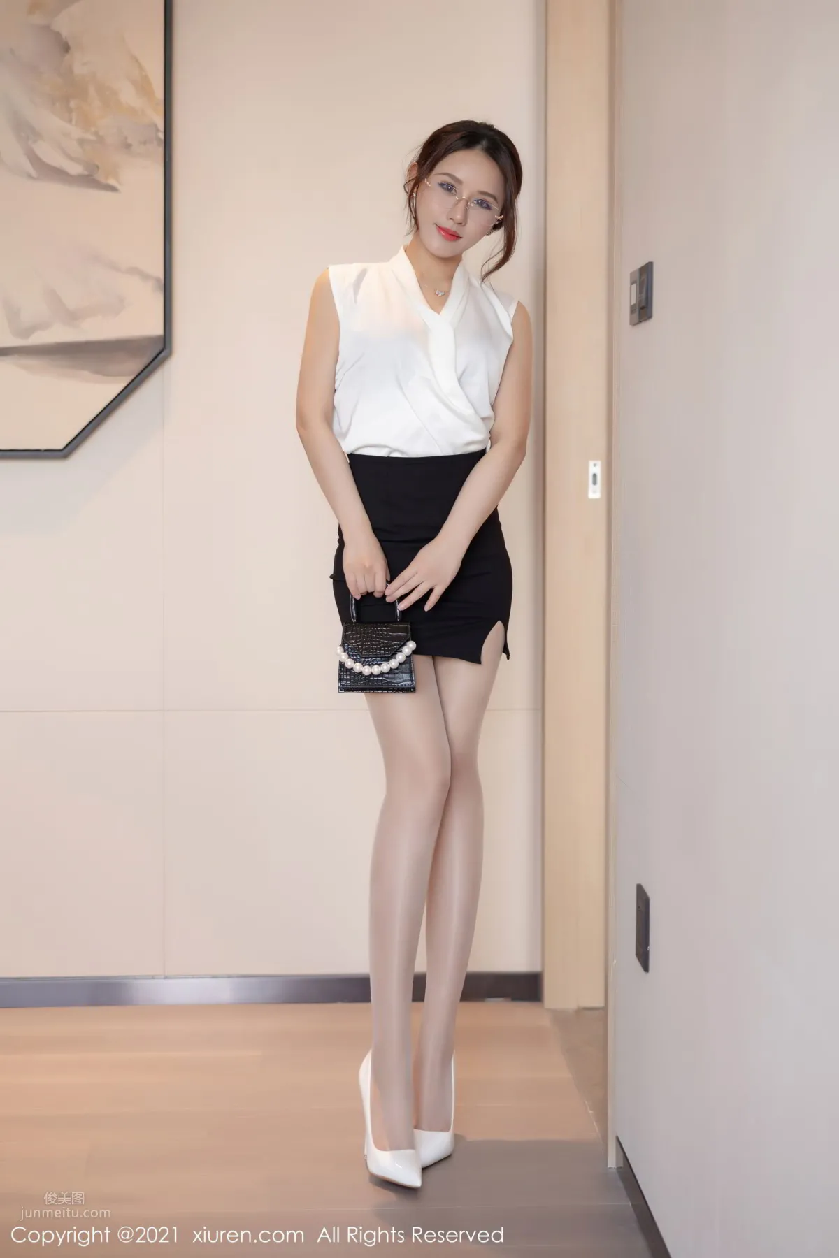 宅男女神徐安安 酒店OL动人眼镜