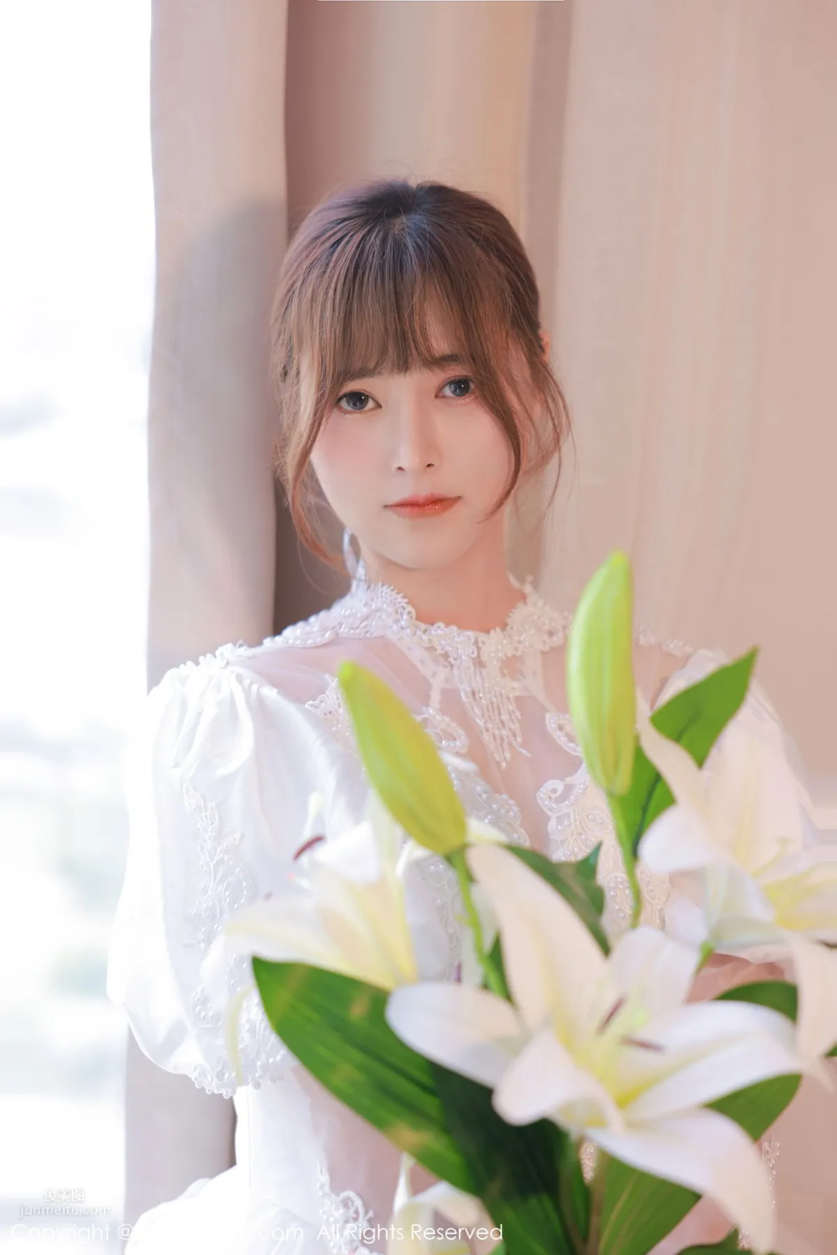 欧派模特奈沐子 唯美动人白色婚纱