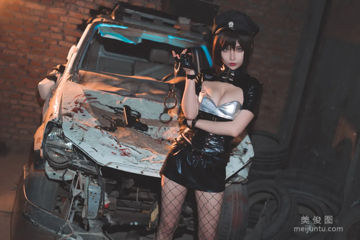 rioko凉凉子 《实习警察》 写真集