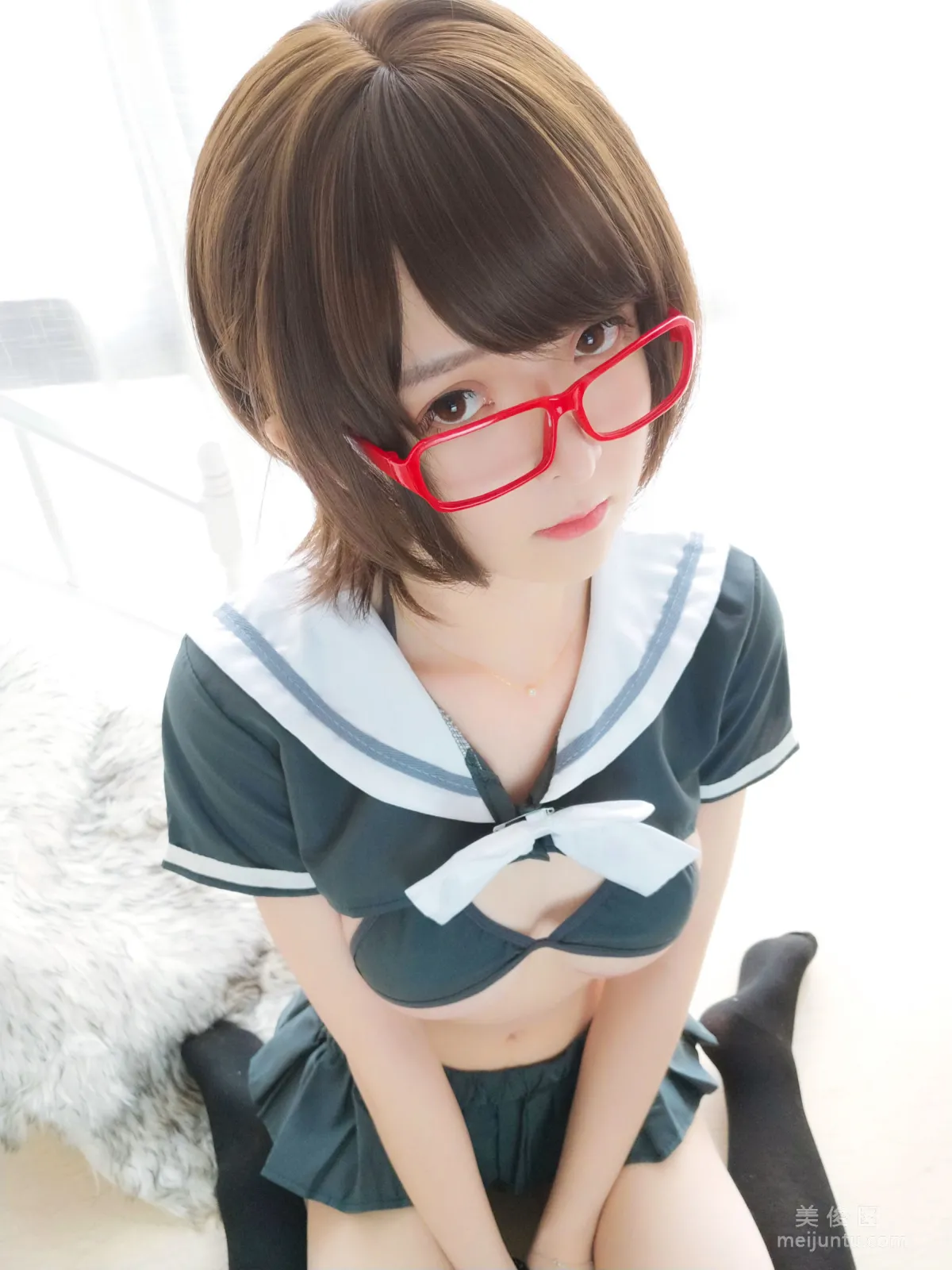 [网红Coser] 一小央泽 《早安学妹》 写真集
