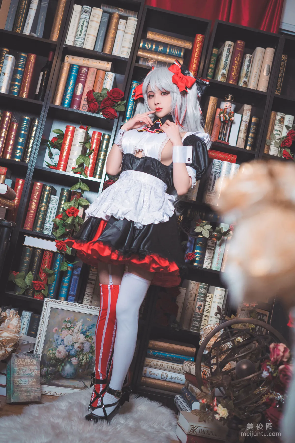 [网红Coser] rioko凉凉子 《欧根女仆》 写真集