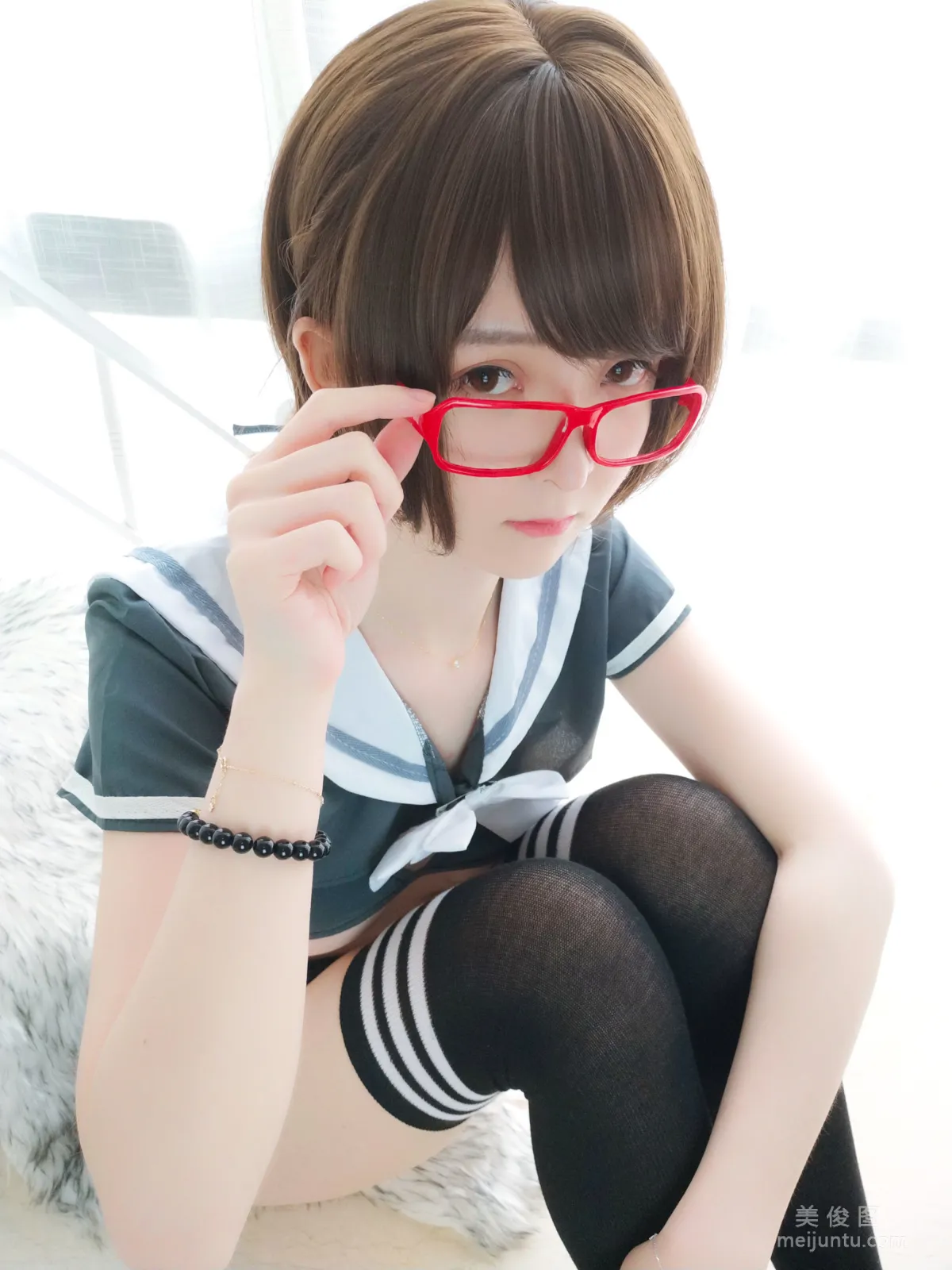 [网红Coser] 一小央泽 《早安学妹》 写真集