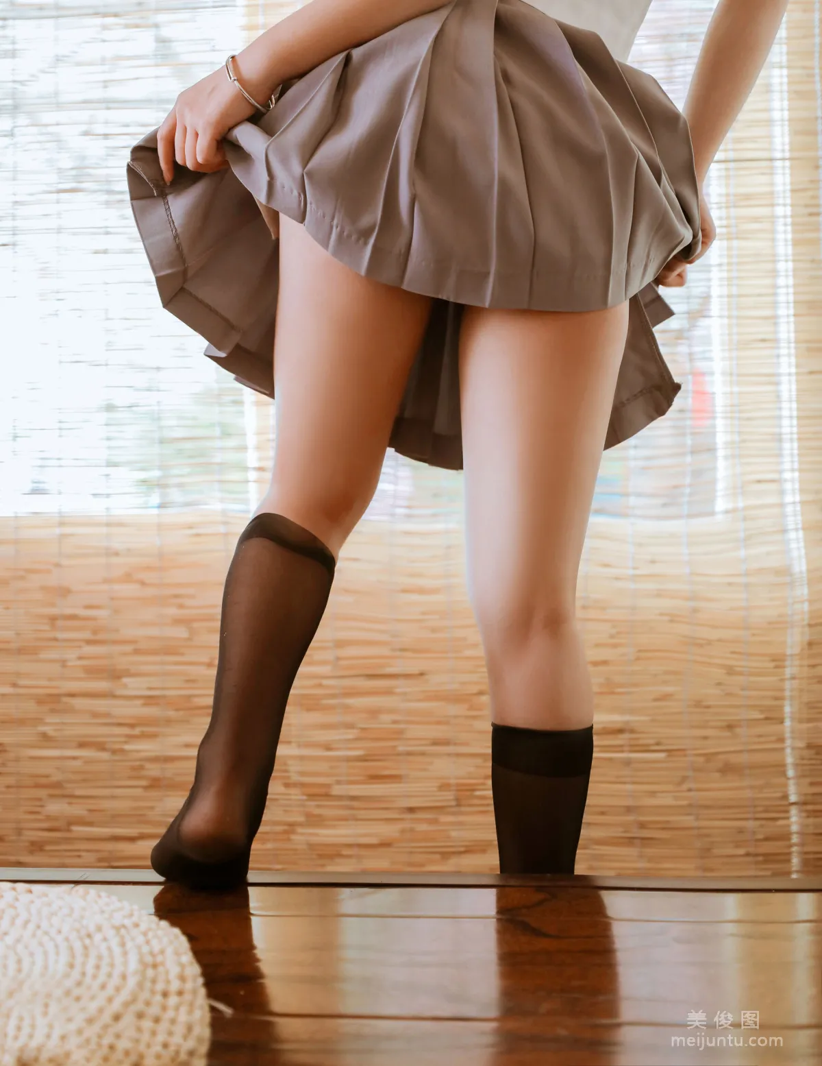 Cosplayer日奈娇 《和风jk》 写真集