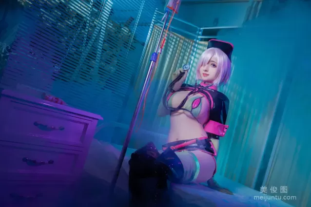 [网红Coser] rioko凉凉子 《玛修护士》 写真集
