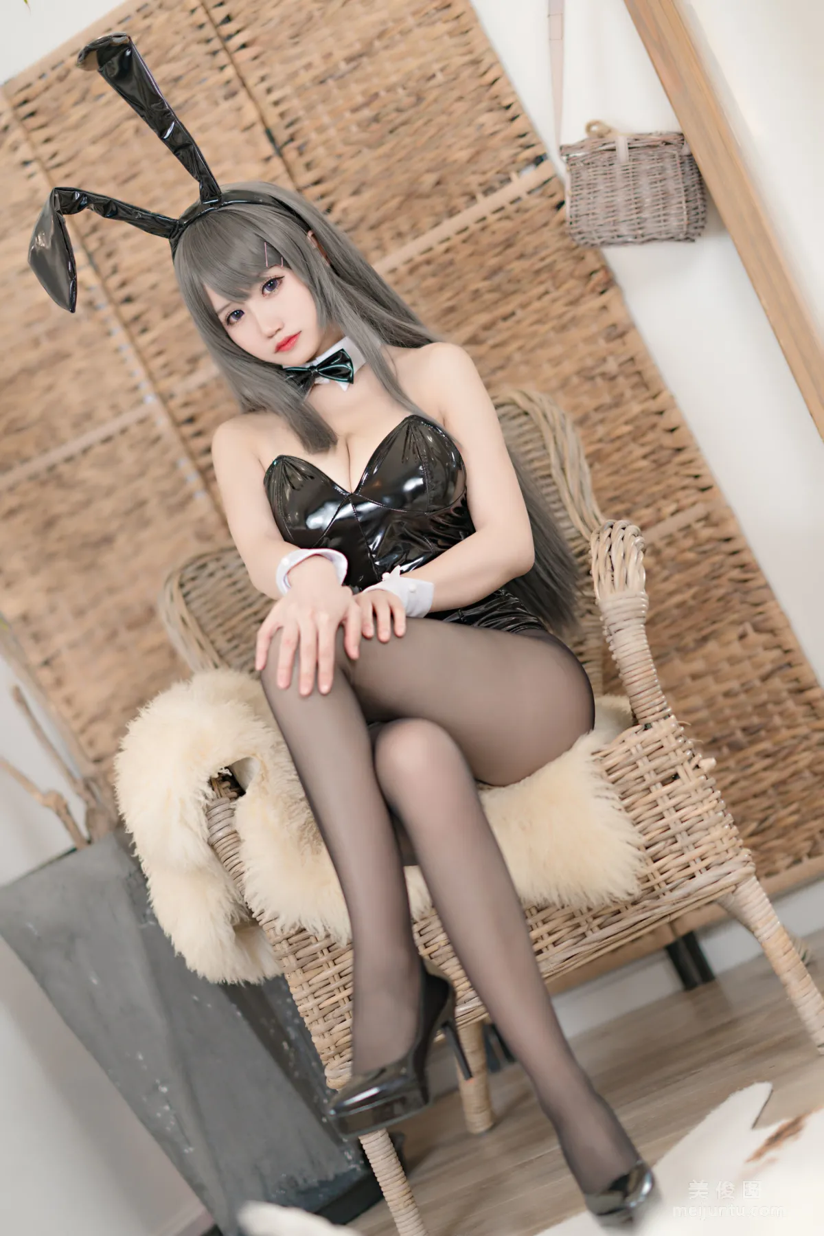 Coser美女小仓千代w 《麻衣兔女郎》 写真集