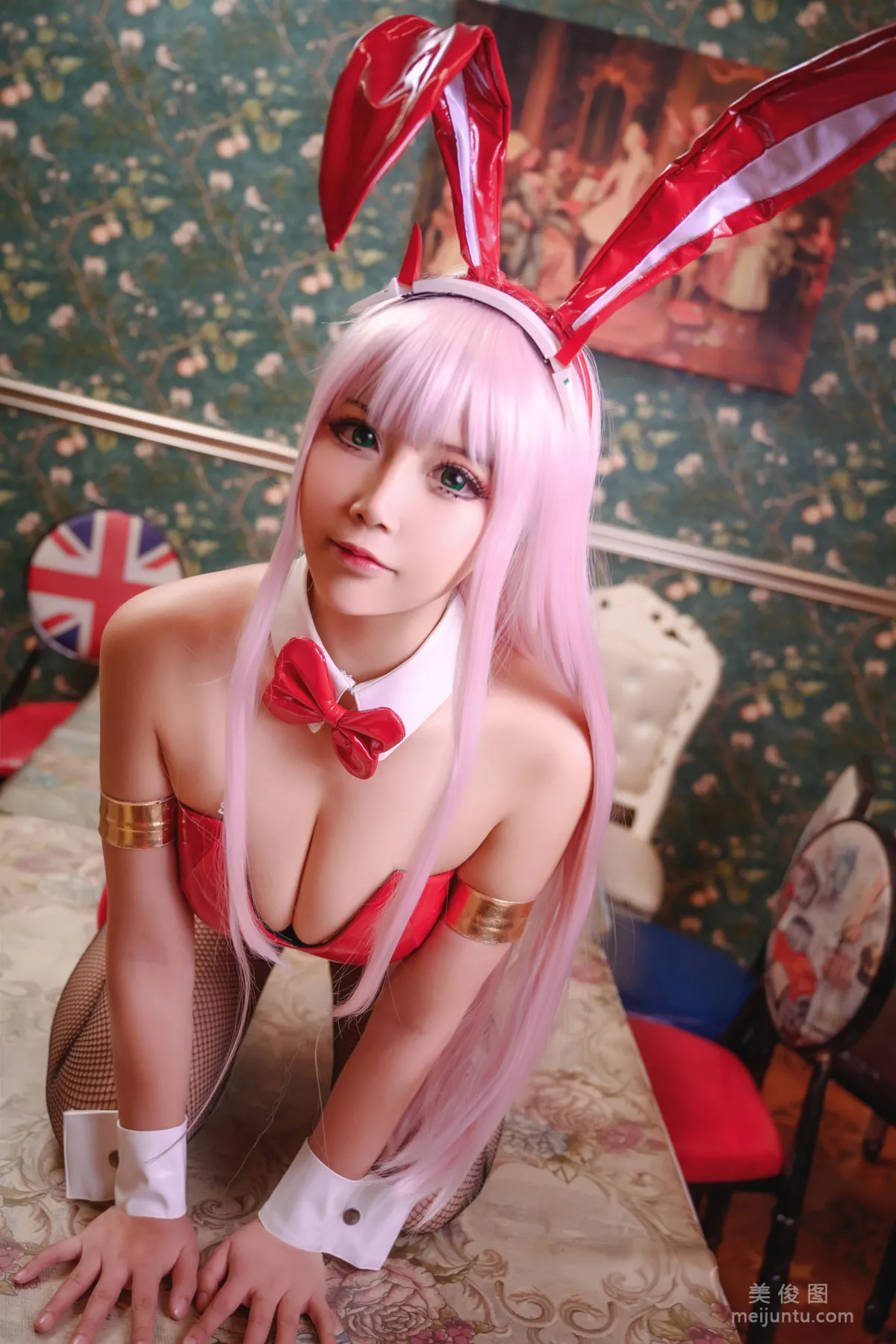 抱走莫子aa 《黑网兔女郎》 写真集