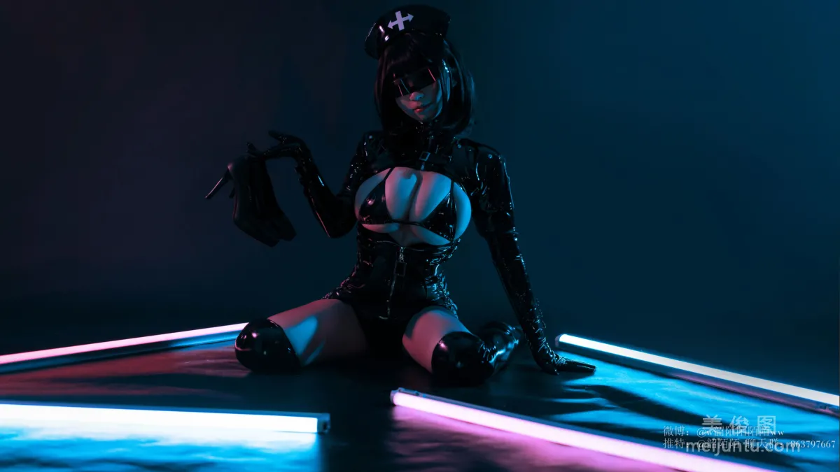 [网红Coser] 韶陌陌 《暗黑护士》 写真集