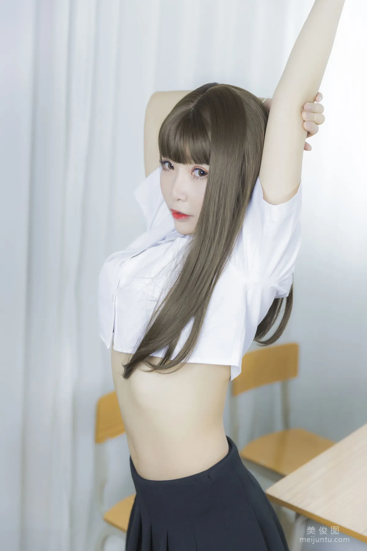 Coser妹子抱走莫子aa 《等你下课》 写真集
