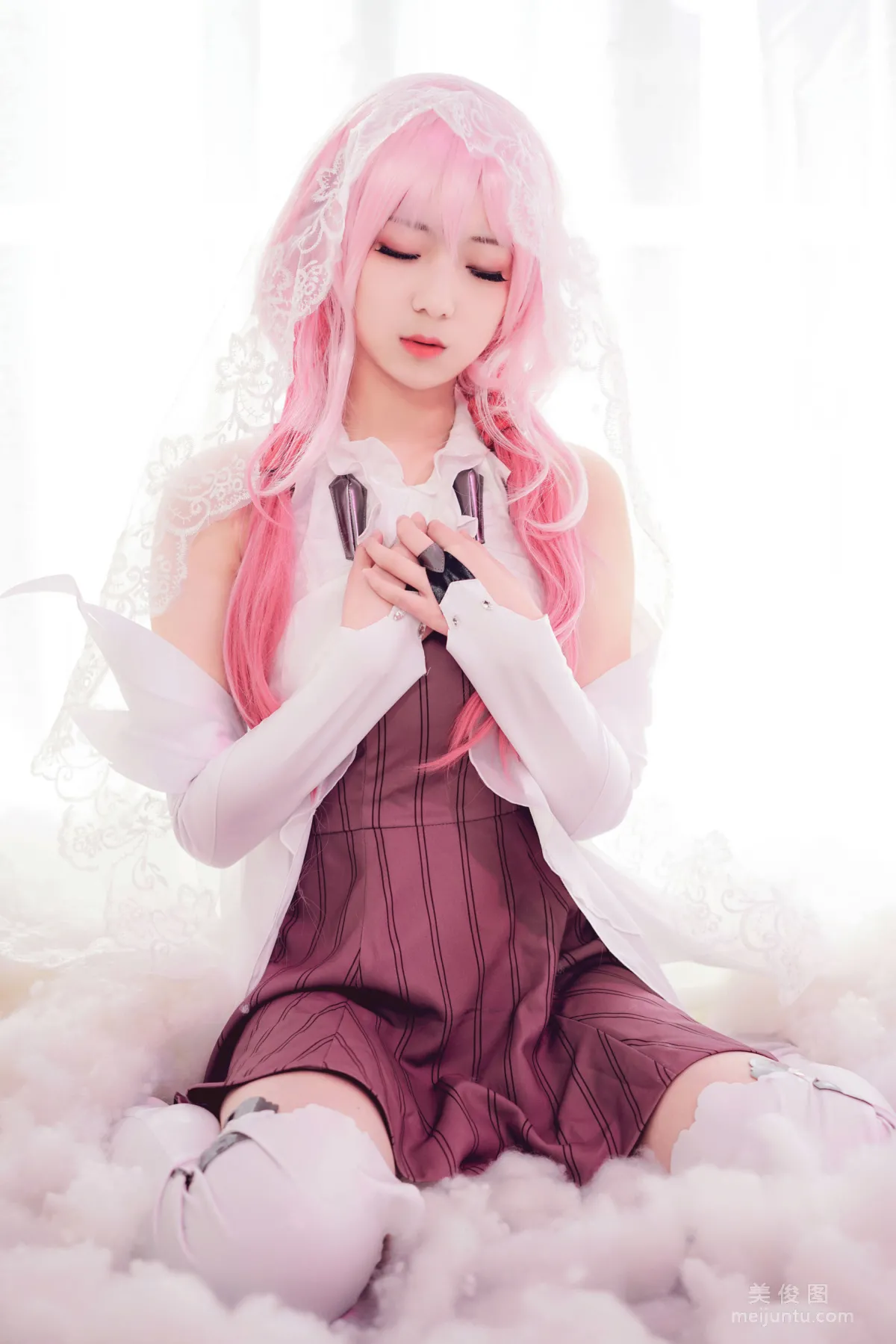 [美女Coser] 弥音音ww 《ALTER EGO》 写真集