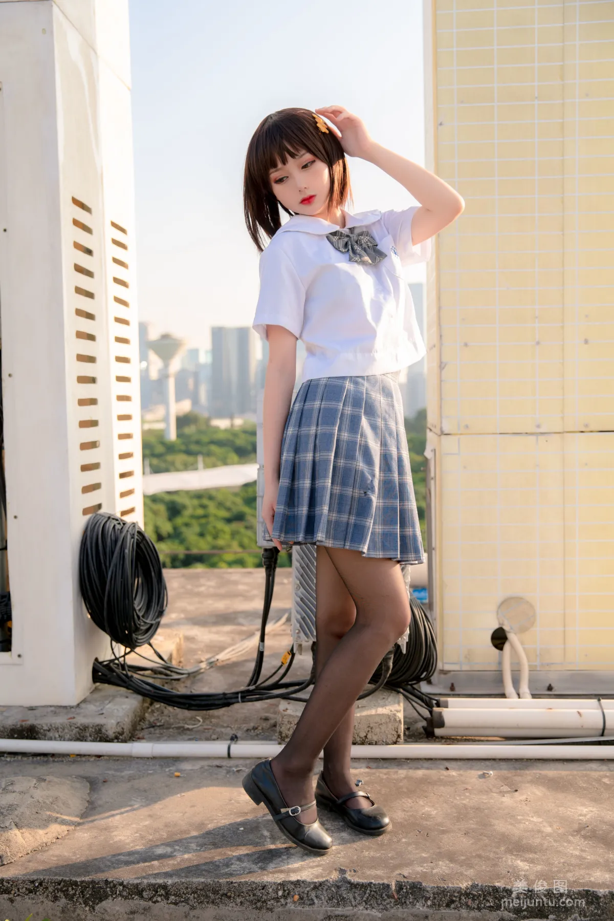 Cosplayer您的蛋蛋 《天台JK》 写真集