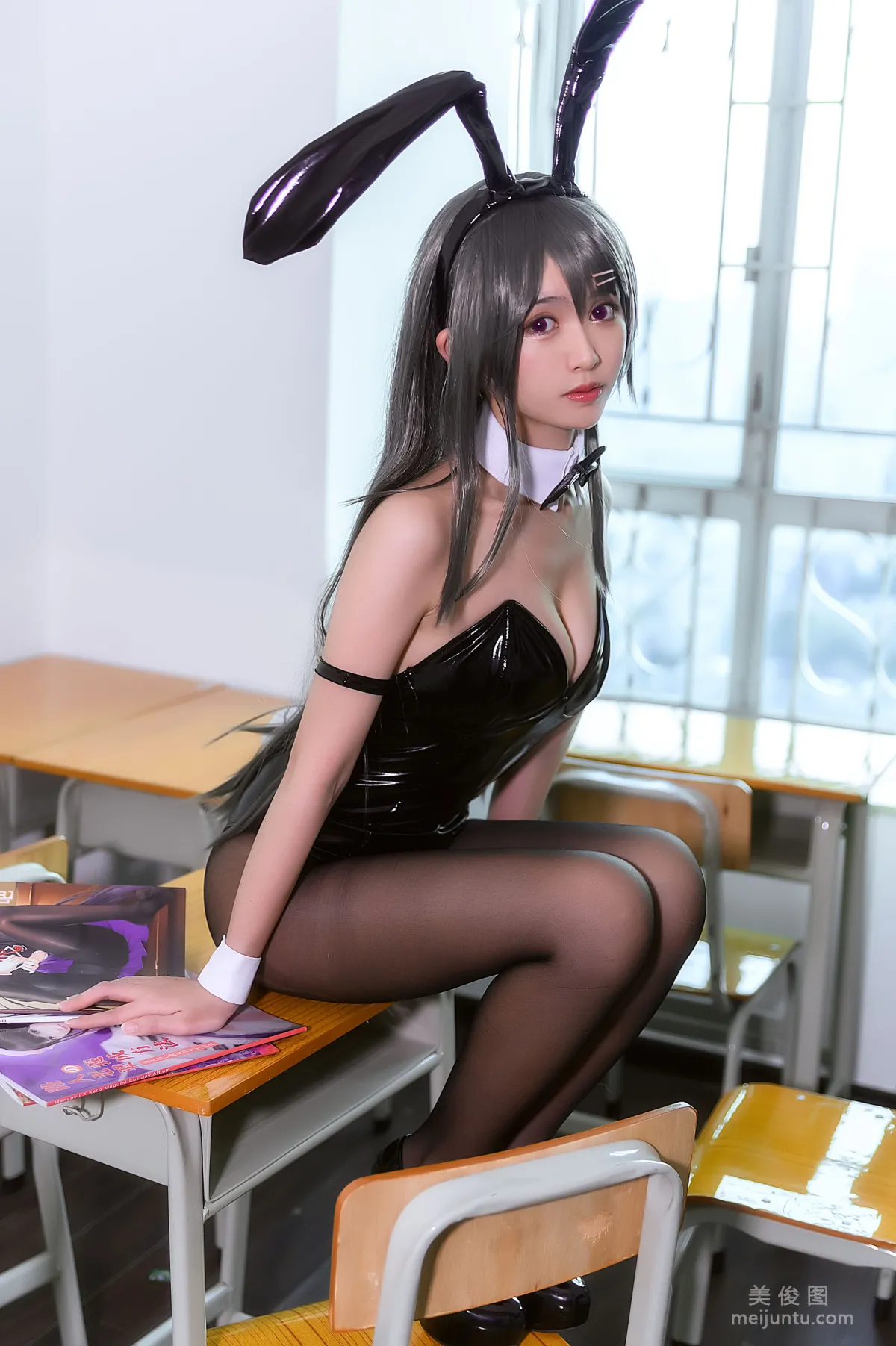 Coser鳗鱼霏儿 《猪头学姐》 写真集