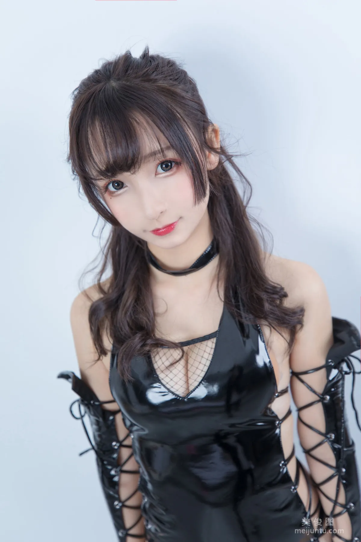 神楽坂真冬 《デンジャラスフラワーｆ》 写真集
