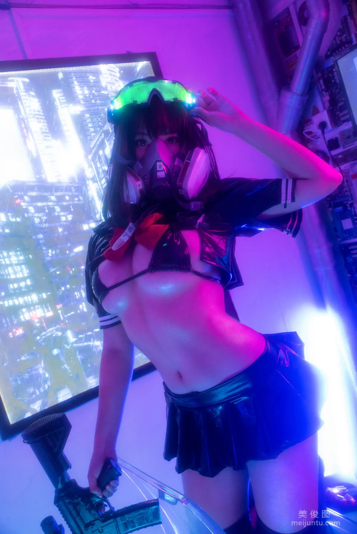 [美女Coser] 蜜汁猫裘 《漆皮jk》 写真集