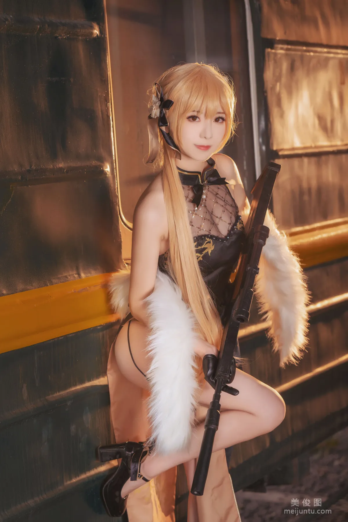 Coser弥音音ww 《紫雨心》 写真集