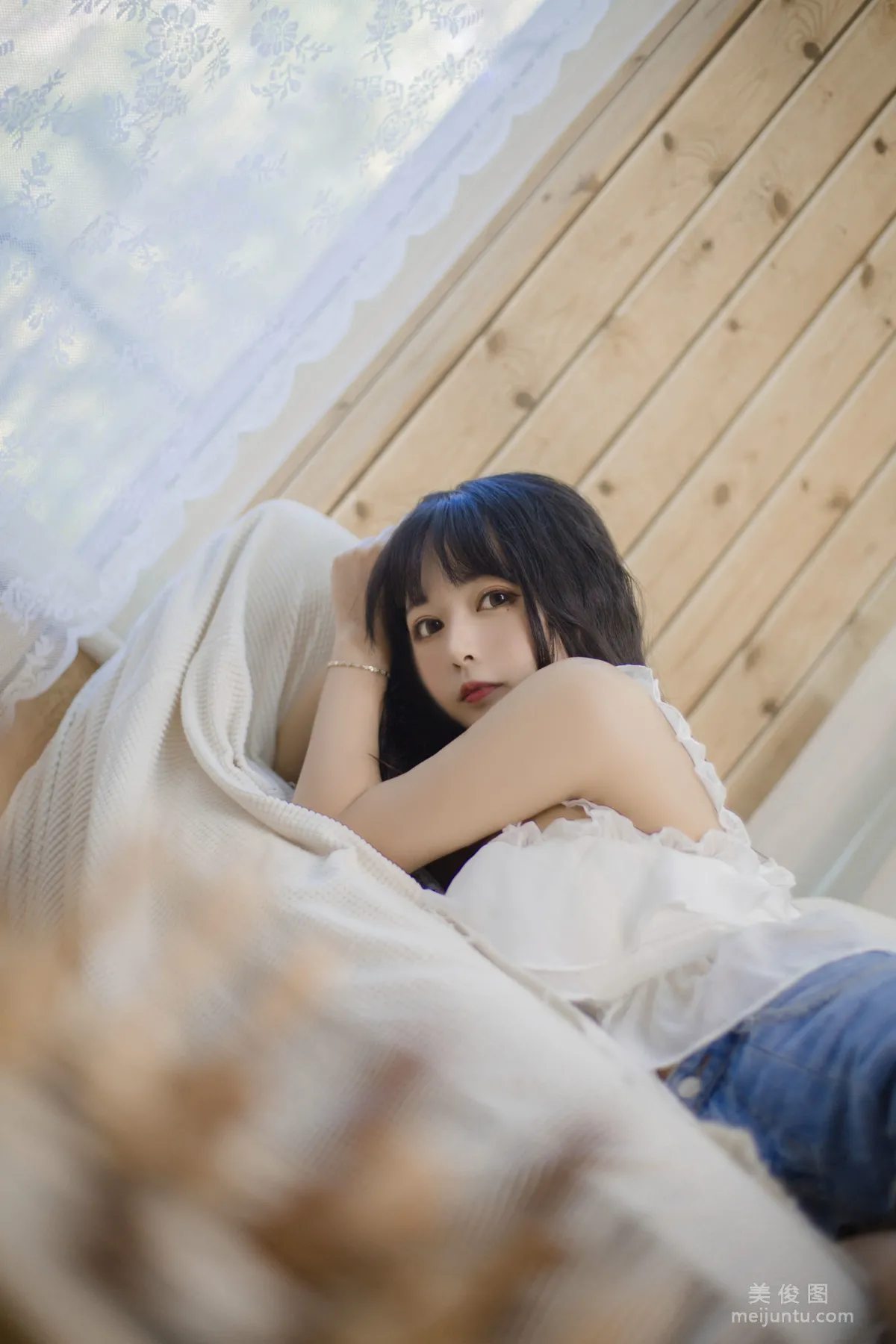 [美女Coser] 黑猫猫OvO 《客厅》 写真集