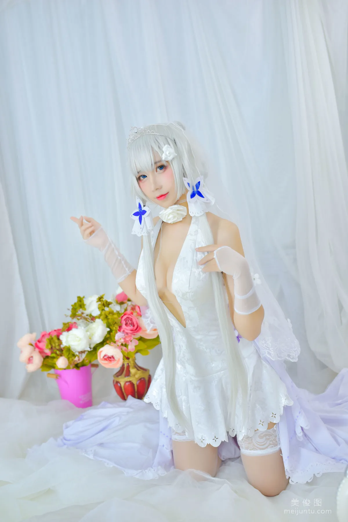 [网红Coser] 九曲Jean 《婚纱》 写真集