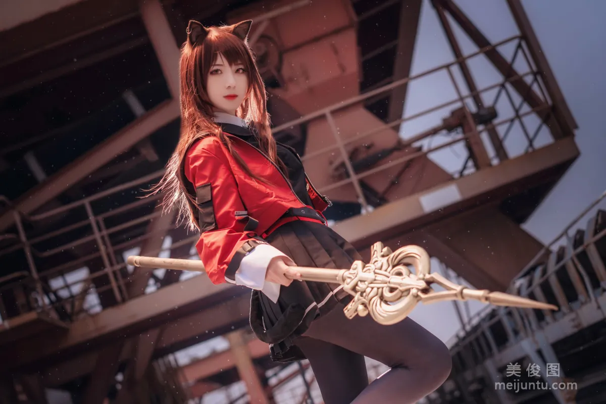 弥音音ww 《明日方舟 天火》 写真集