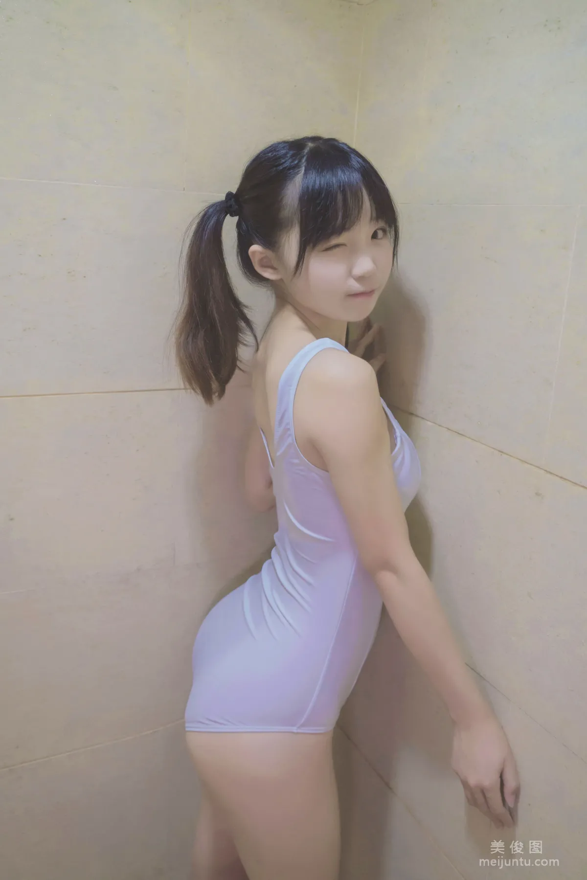 Coser御子Yumiko 《白色死库水》 写真集