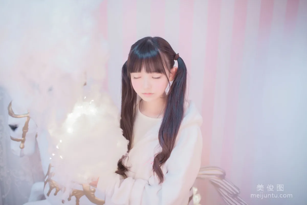 -樱群-《玻璃罩下的旋转木马》 写真集
