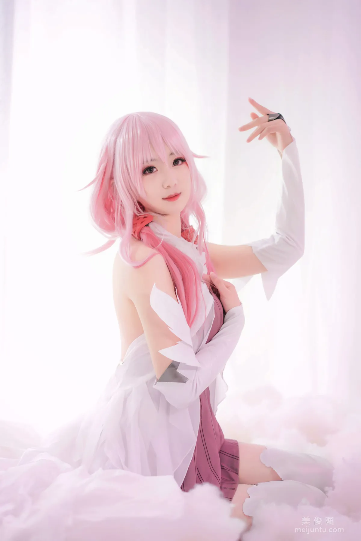 [美女Coser] 弥音音ww 《ALTER EGO》 写真集