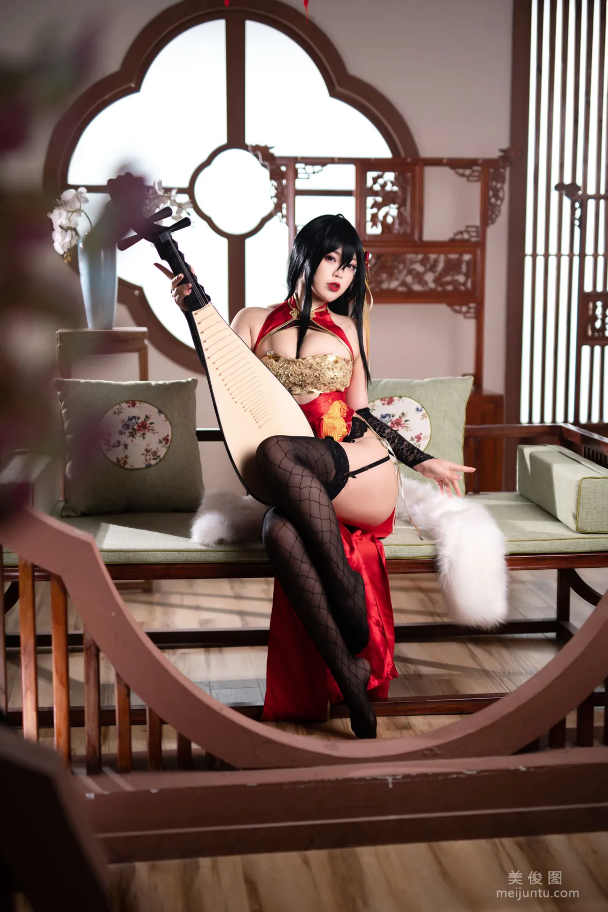 萌系小姐姐-白烨- 《大凤旗袍》 写真集