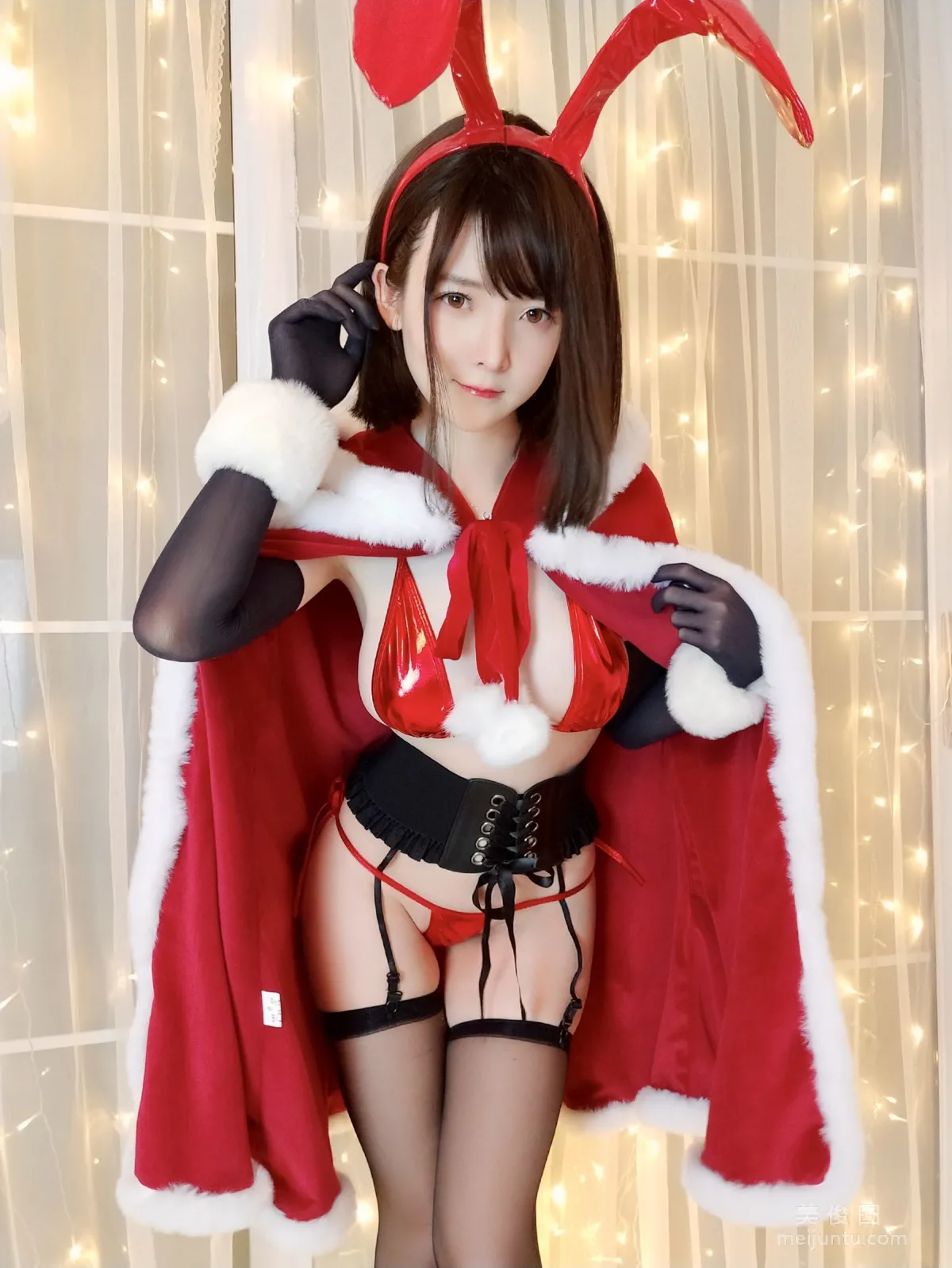 [网红Coser] 一小央泽 《圣诞兔》 写真集