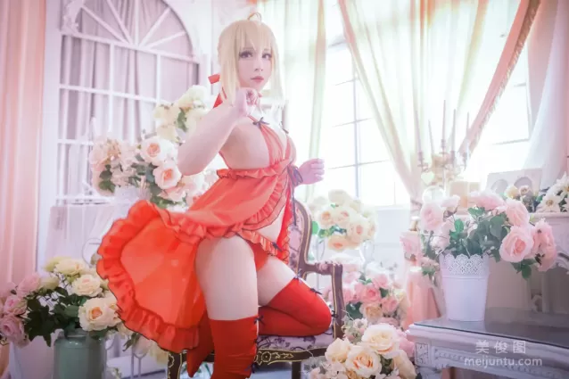 Cosplayer千寻大人 《尼禄 之 內衣》 写真集