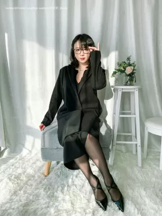 [美女Coser] 皮皮奶可可爱了啦 《黑色OL》 写真集