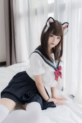 蜜汁猫裘 《猫耳JK》 写真集