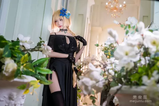 美女Coser青青子Js 《礼服贞德》 写真集
