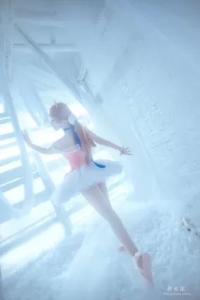 [美女网红Coser] 弥音音ww 《芭蕾》 写真集