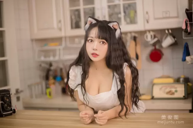 [美女Coser] 黑猫猫OvO 《厨房》 写真集