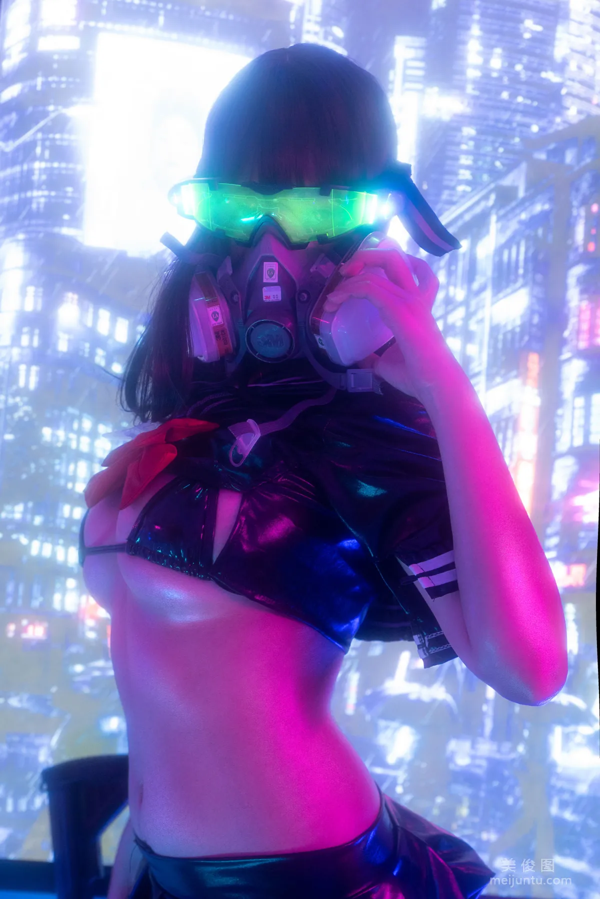 [美女Coser] 蜜汁猫裘 《漆皮jk》 写真集