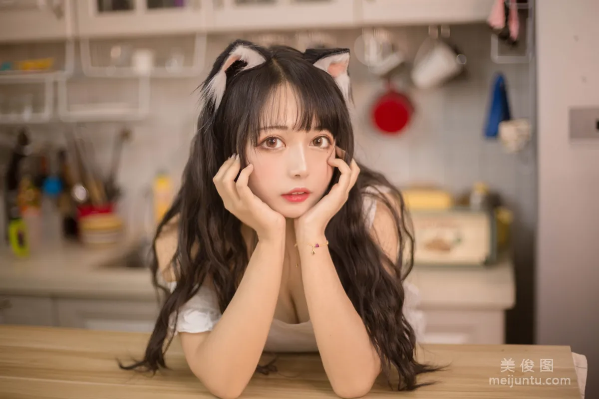 [美女Coser] 黑猫猫OvO 《厨房》 写真集