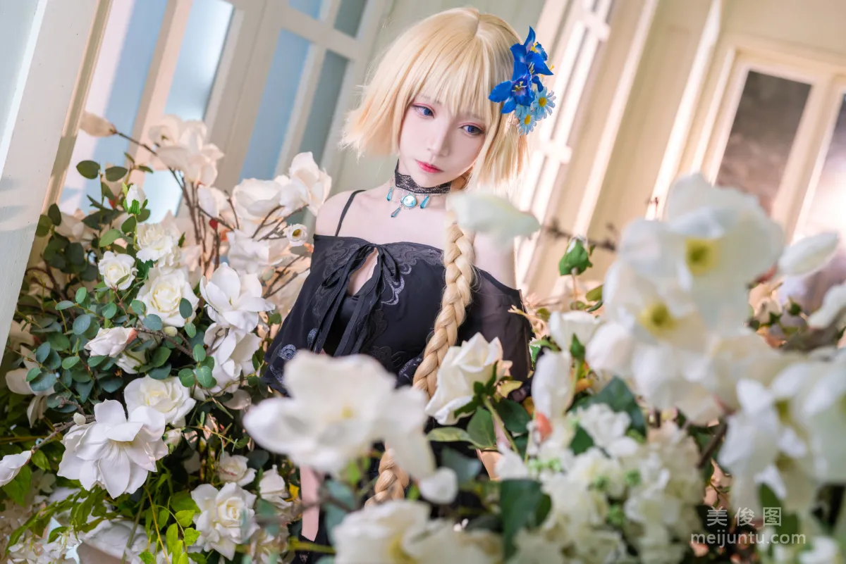 美女Coser青青子Js 《礼服贞德》 写真集