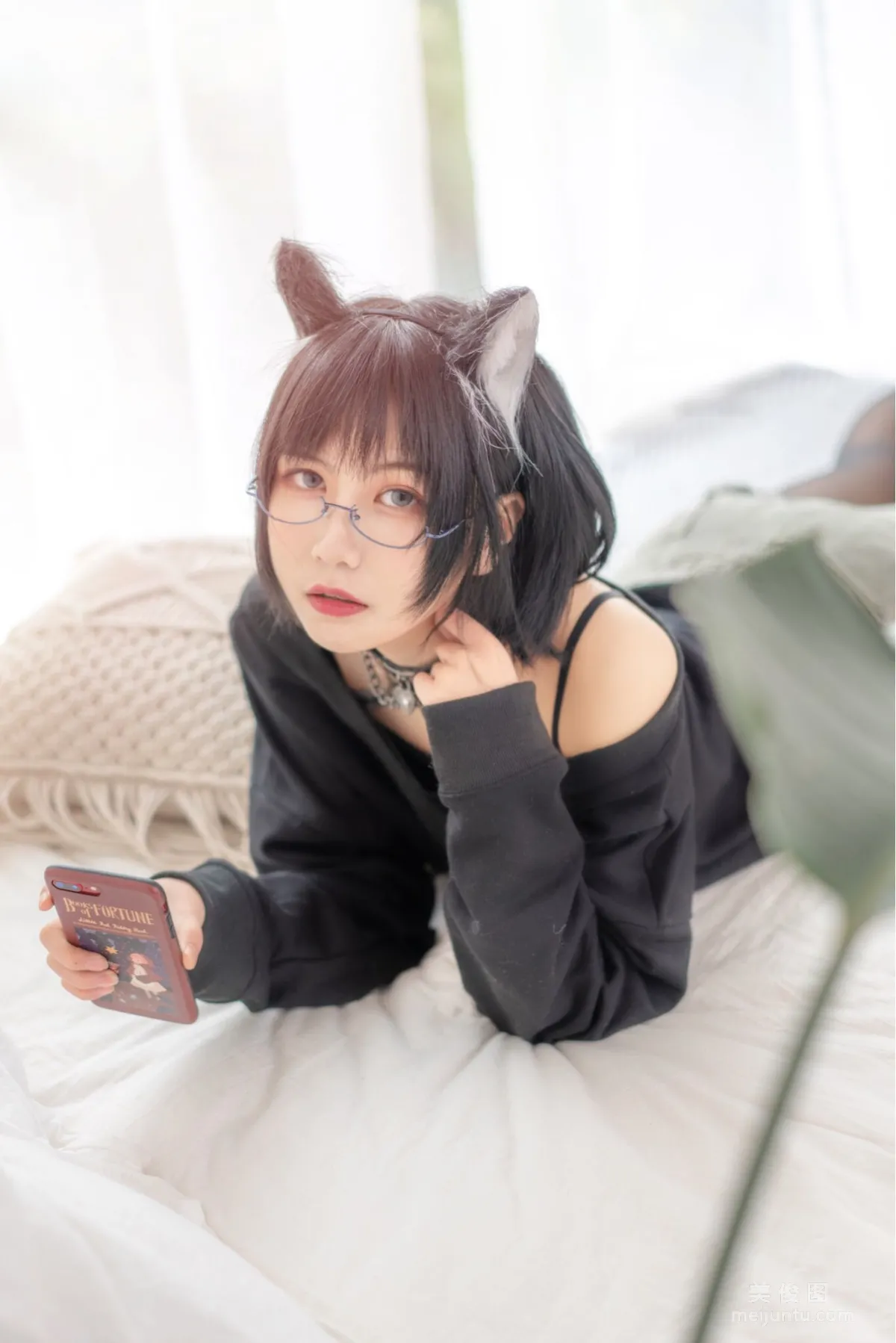 Coser逐月su 《日常猫娘》 写真集