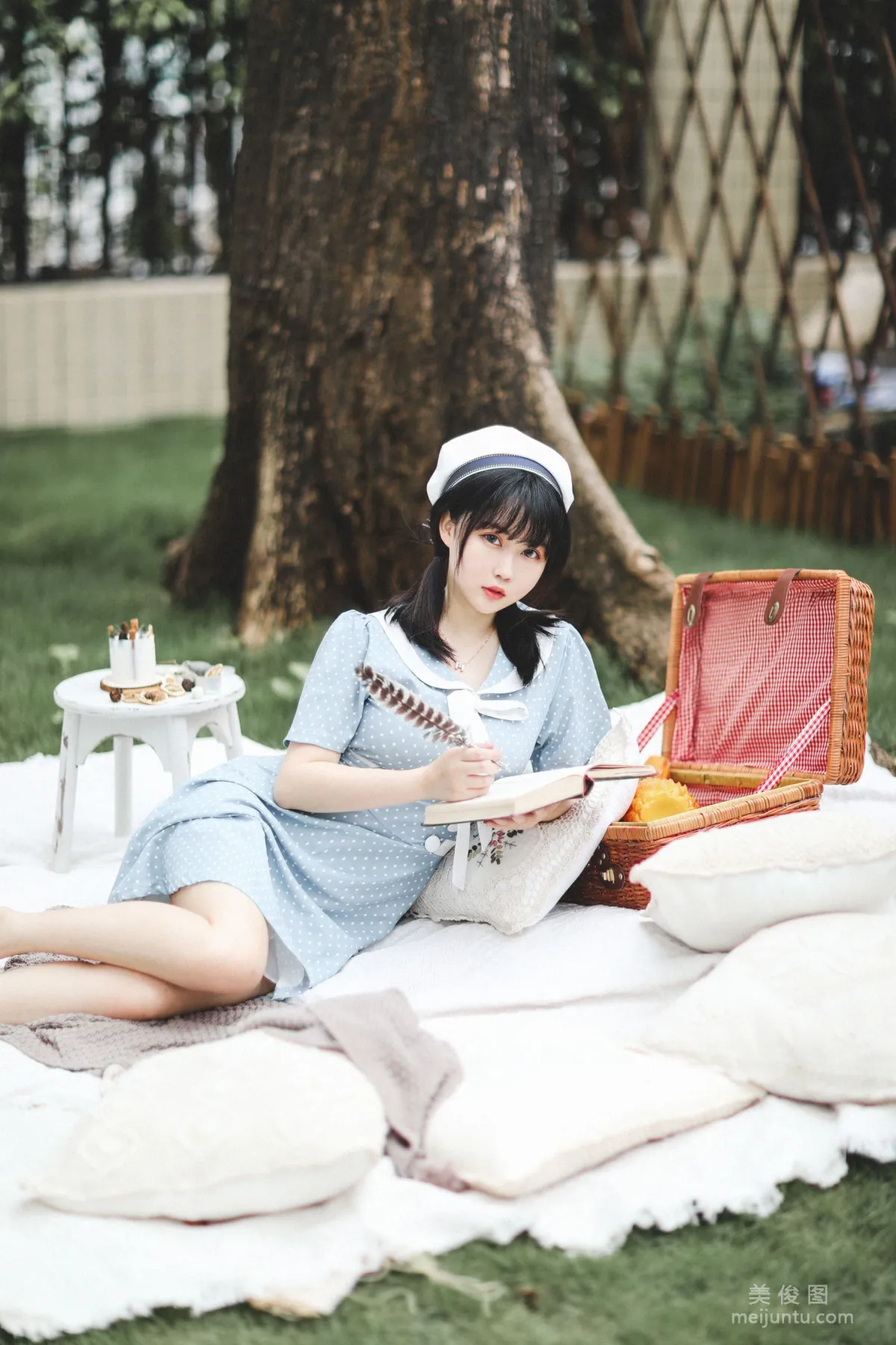 [美女Coser] 是依酱呀 《欧风》 写真集
